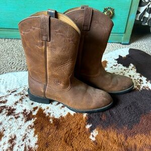 Ariat ropers size 7C